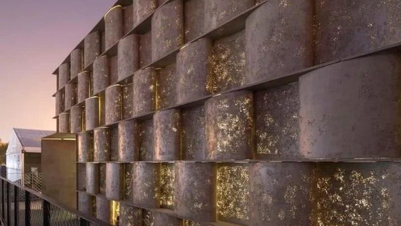 阳台漏水免砸砖，如何选择合适的防水材料？**